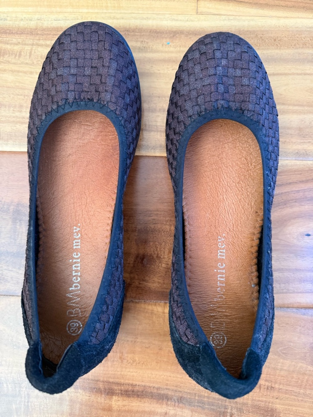 bernie mev. Burgundy Woven Ballet Flats